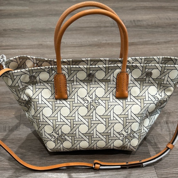 Tory Burch Canvas Basketweave New Ivory Basketweave Tote Crossbody Bag - Picture 2 of 8